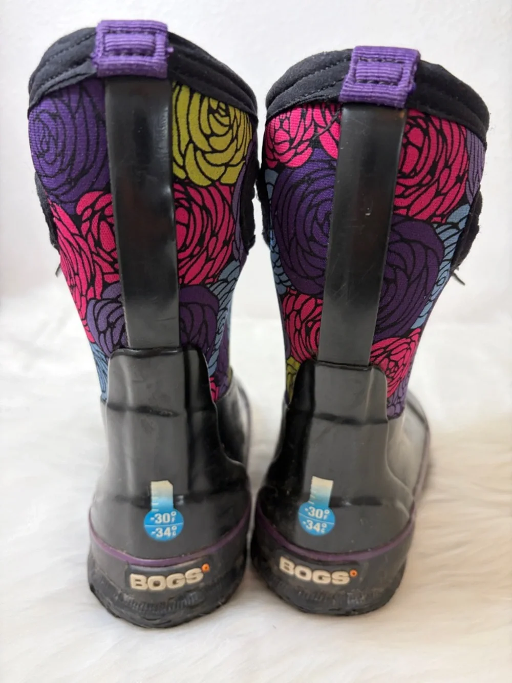 BOGS Classic Black Rosey Floral Pull-On Rain Snow Boots